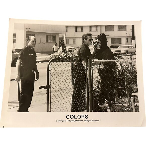 "Colors" Movie Actors Sean Penn & Robert Duvall Black & White Photo Print 10x8" - Picture 1 of 6